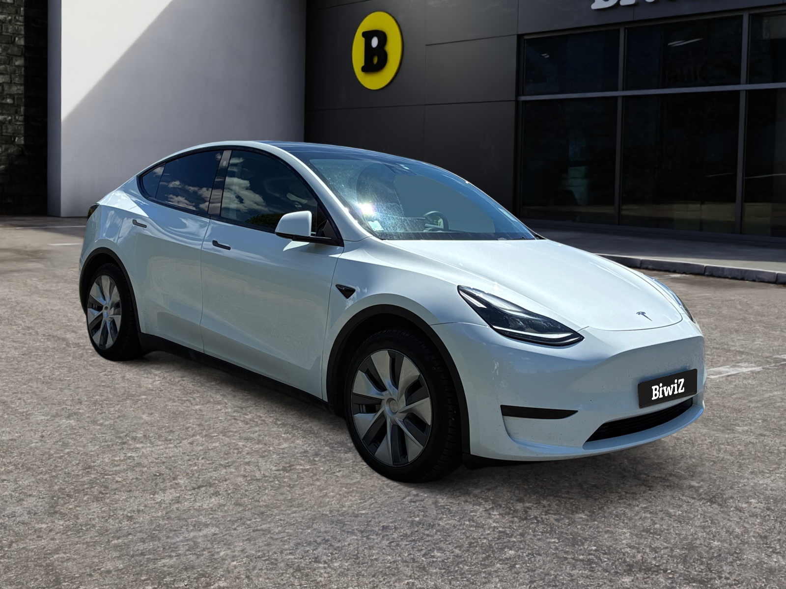 Tesla Model-Y 6