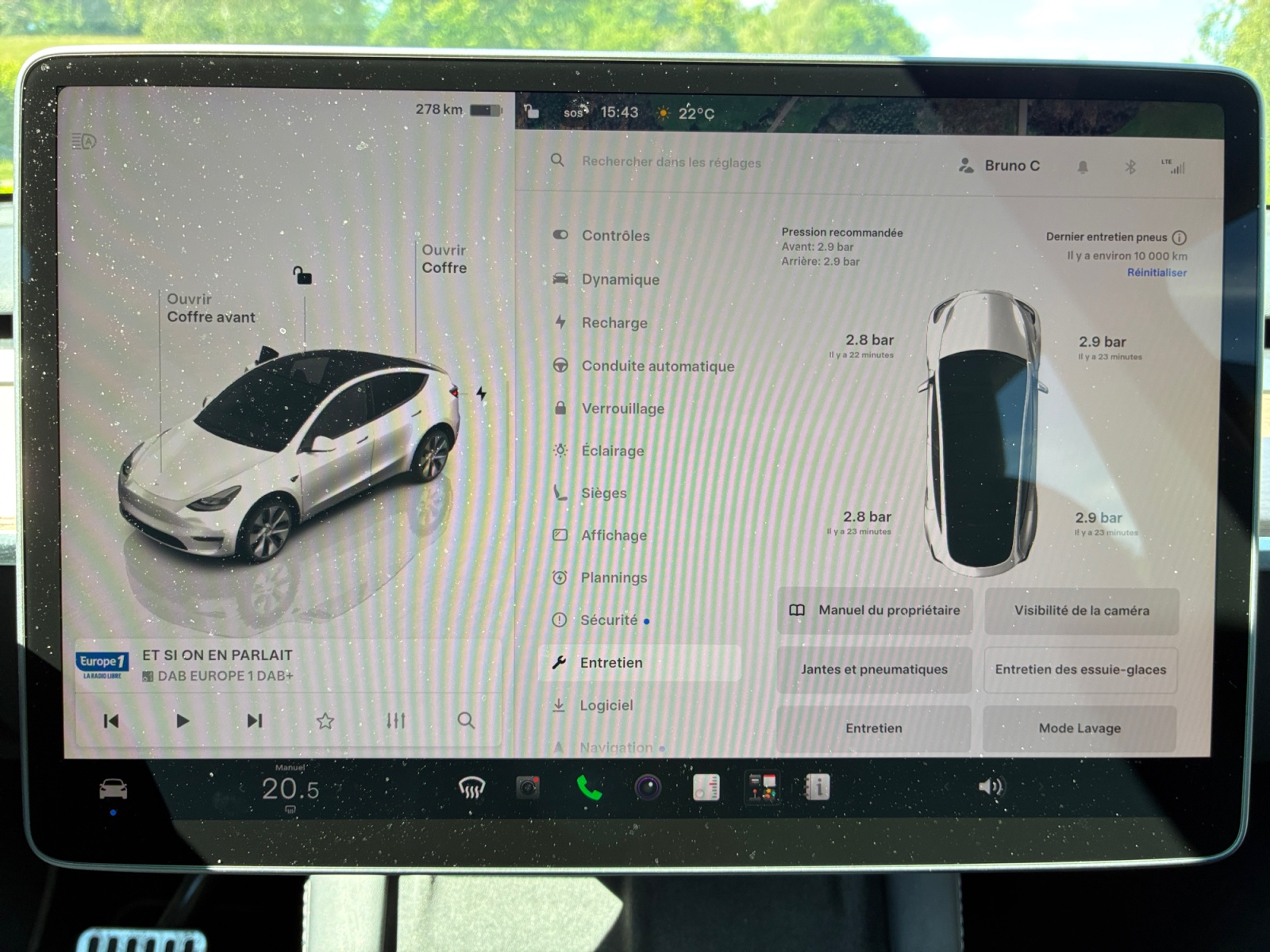 Tesla Model-Y 18