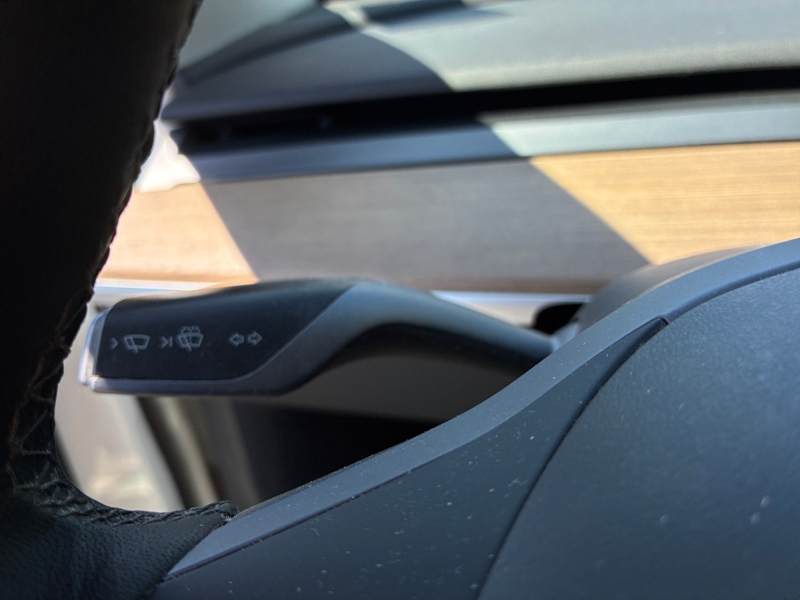 Tesla Model-Y 31