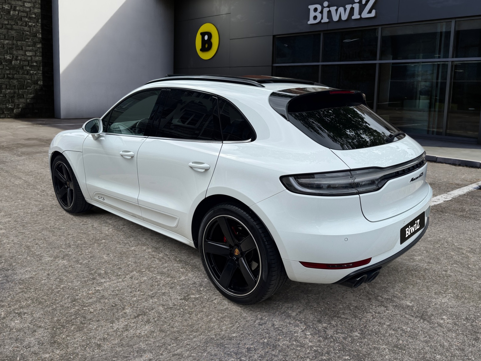 Porsche Macan 2