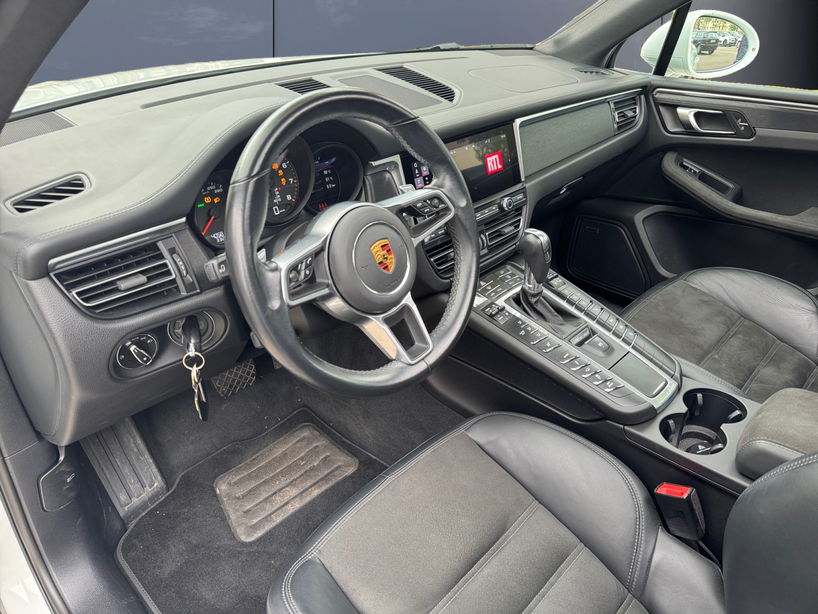 Porsche Macan 8