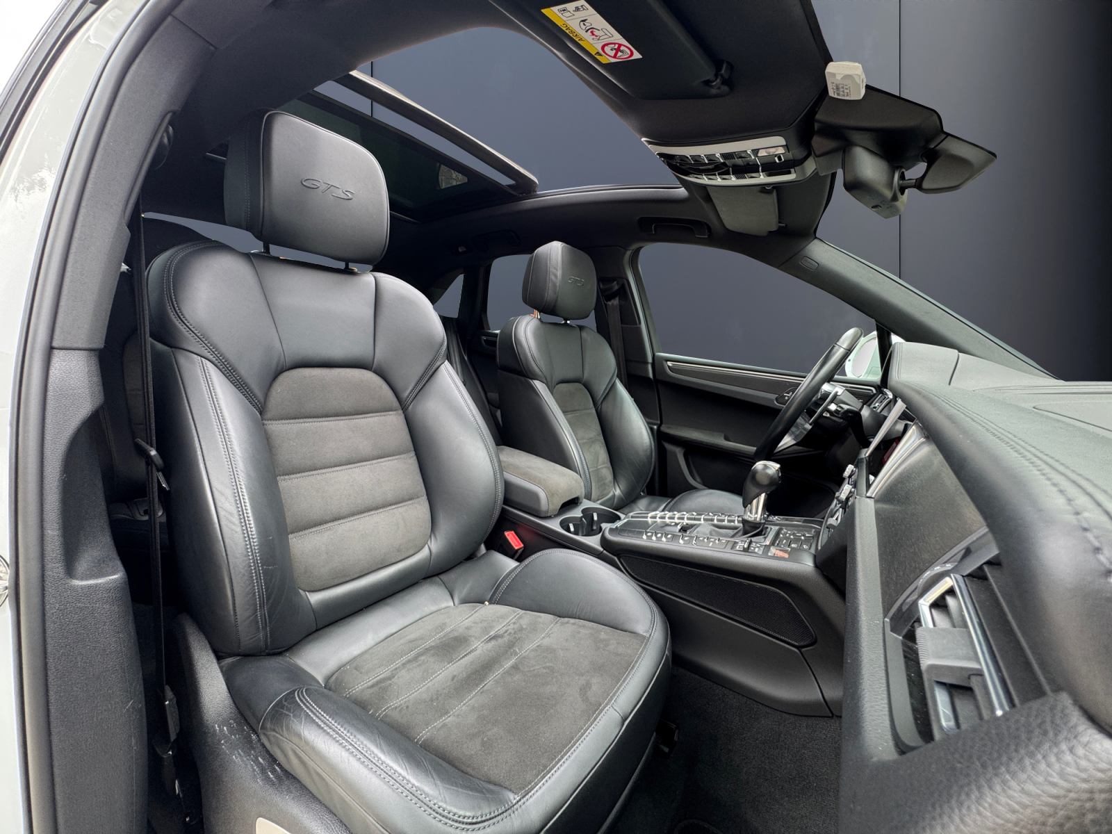 Porsche Macan 13