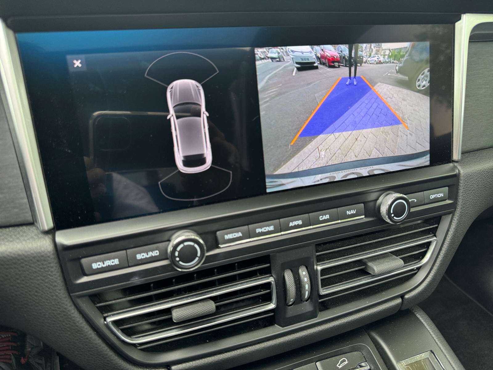 Porsche Macan 25