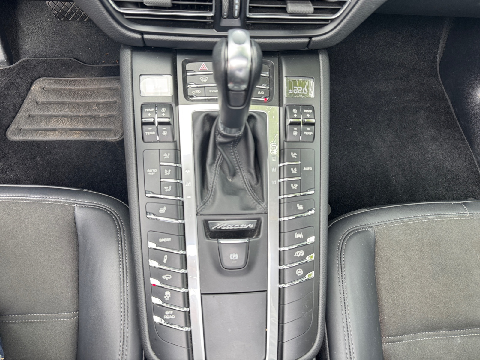Porsche Macan 26