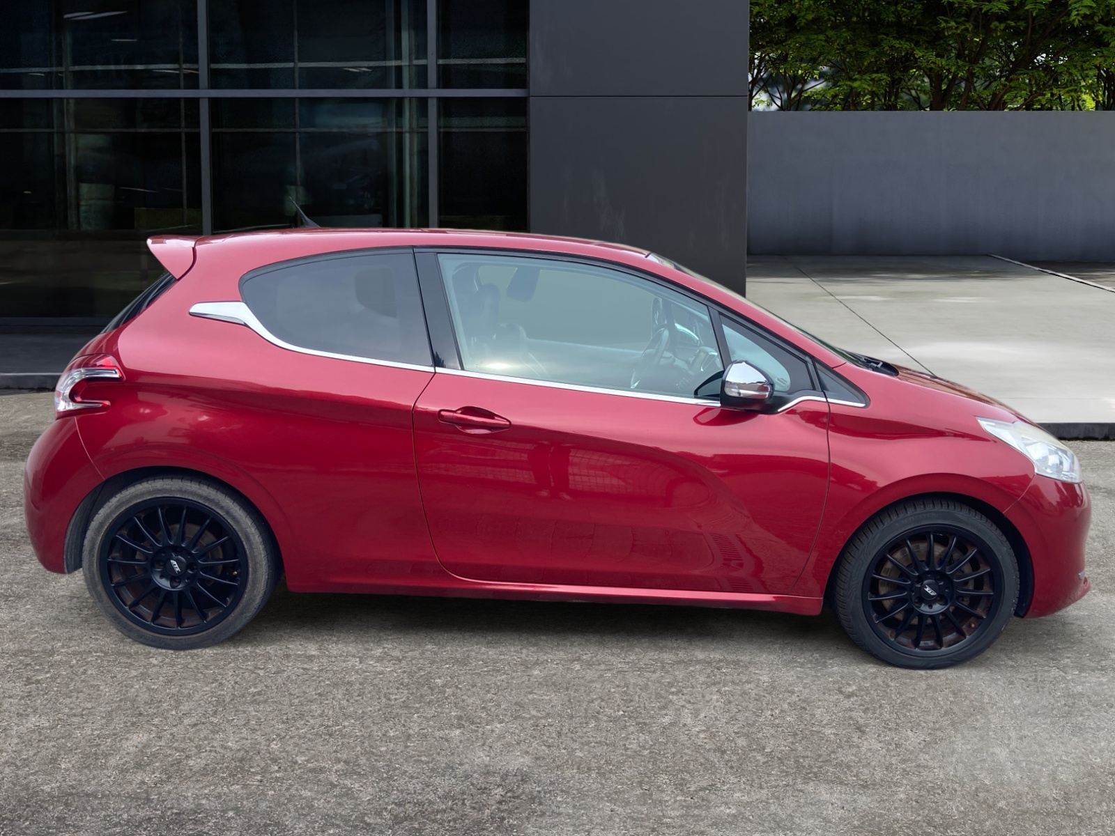 Peugeot 208 5