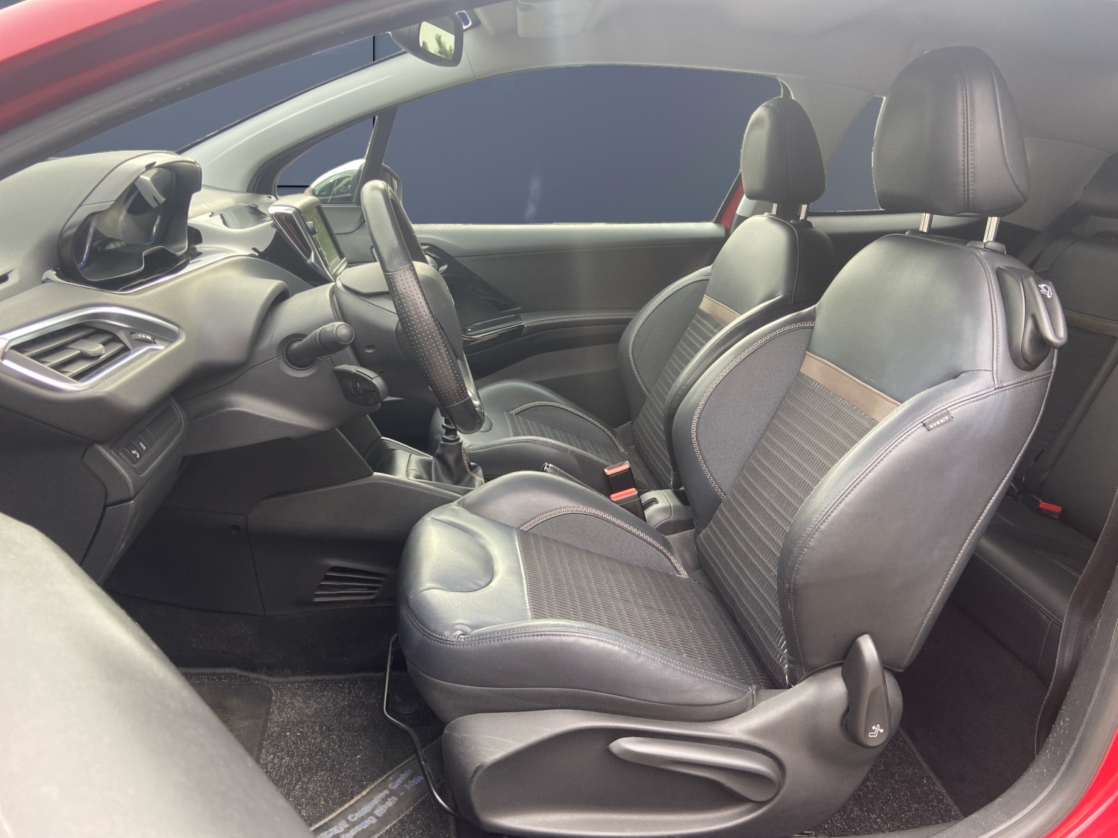 Peugeot 208 9