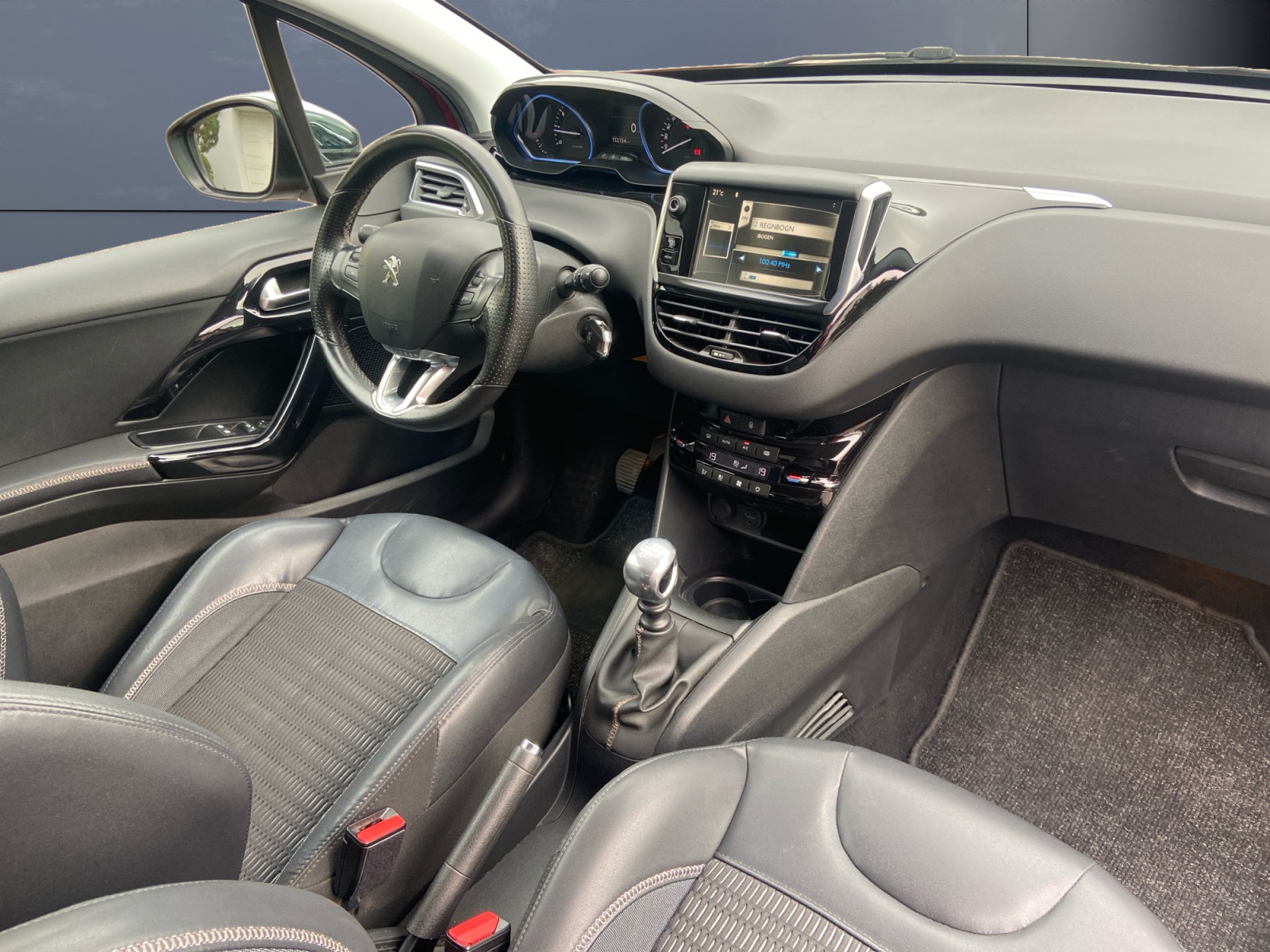 Peugeot 208 12