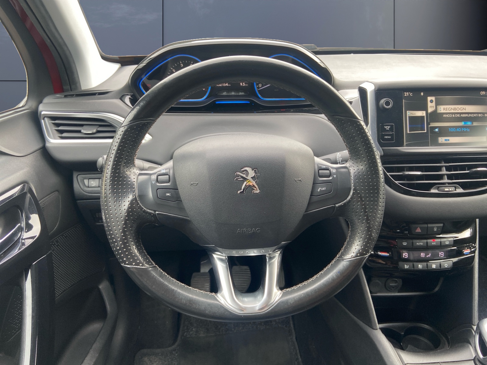 Peugeot 208 15