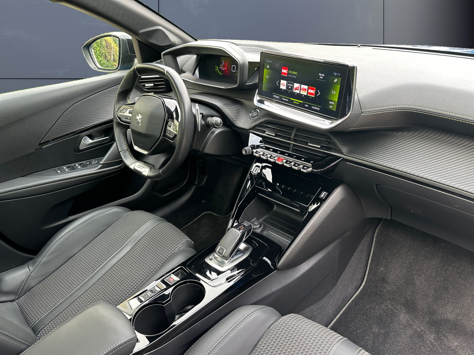 Peugeot 208 12