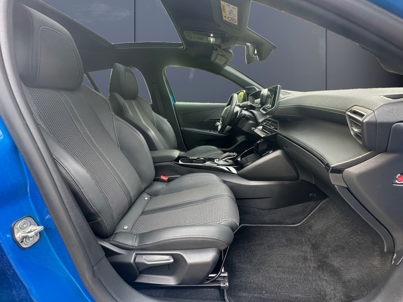 Peugeot 208 13