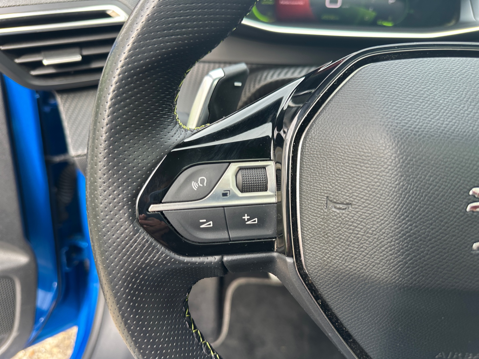 Peugeot 208 18