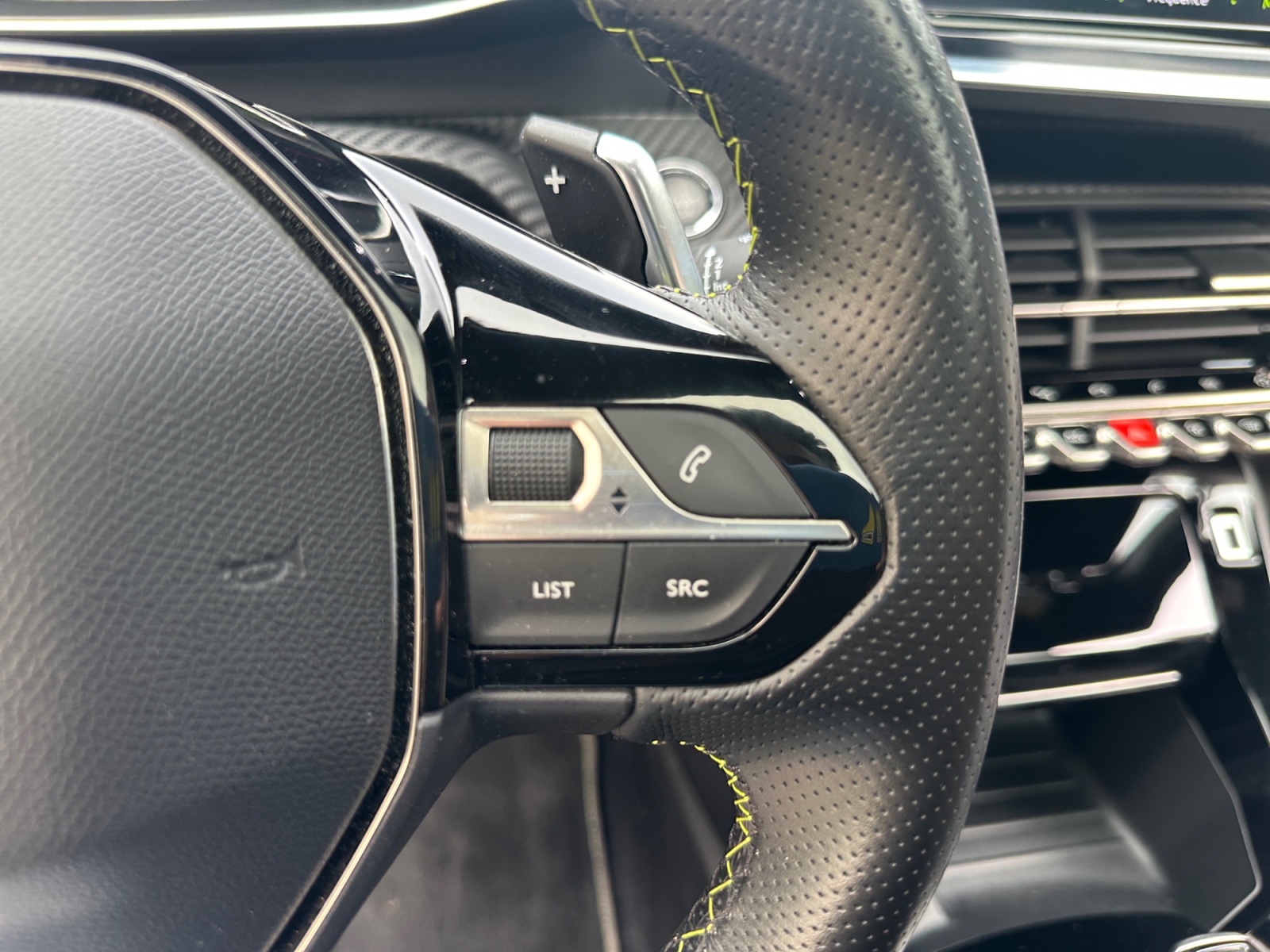 Peugeot 208 19