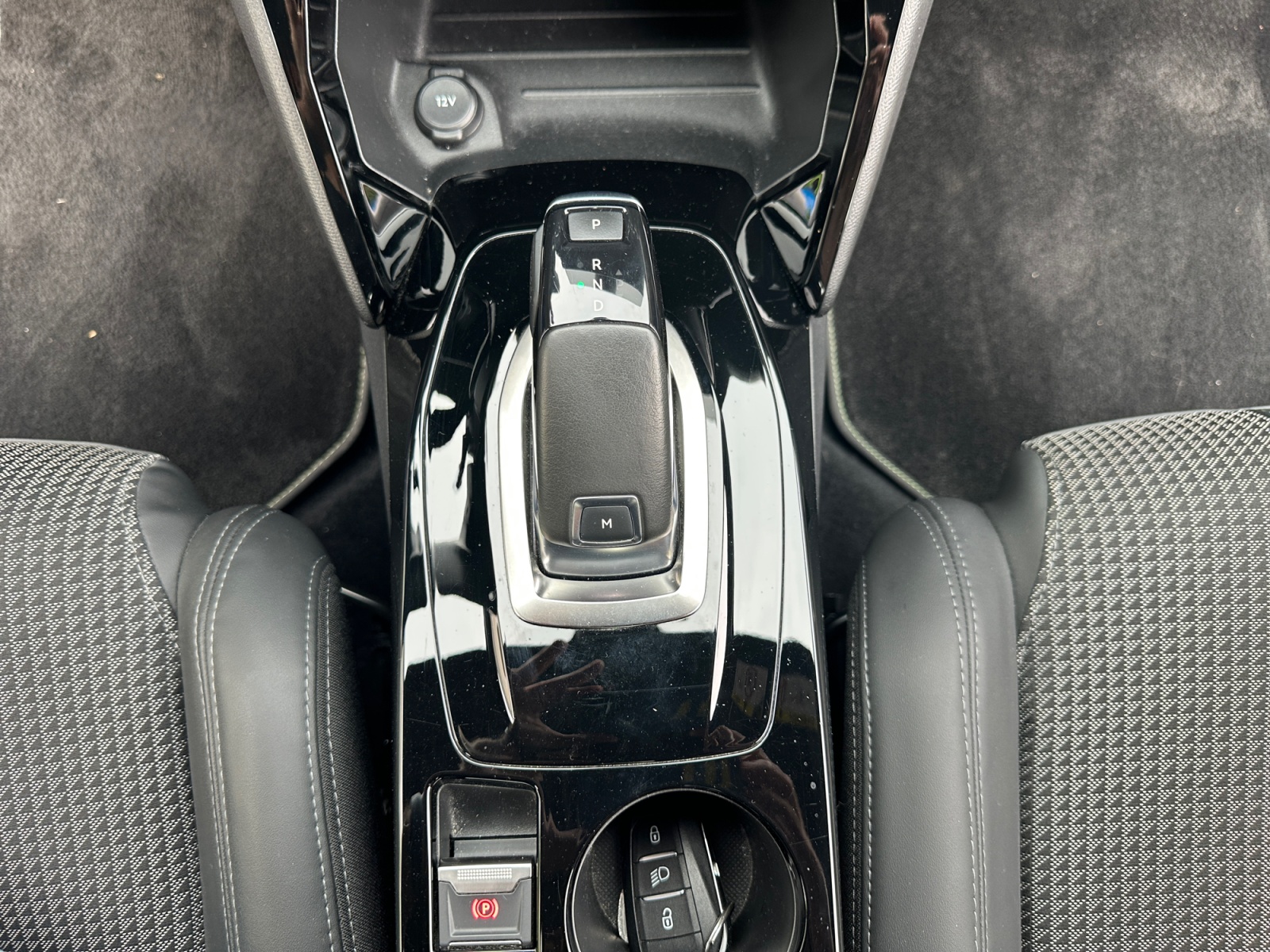 Peugeot 208 28