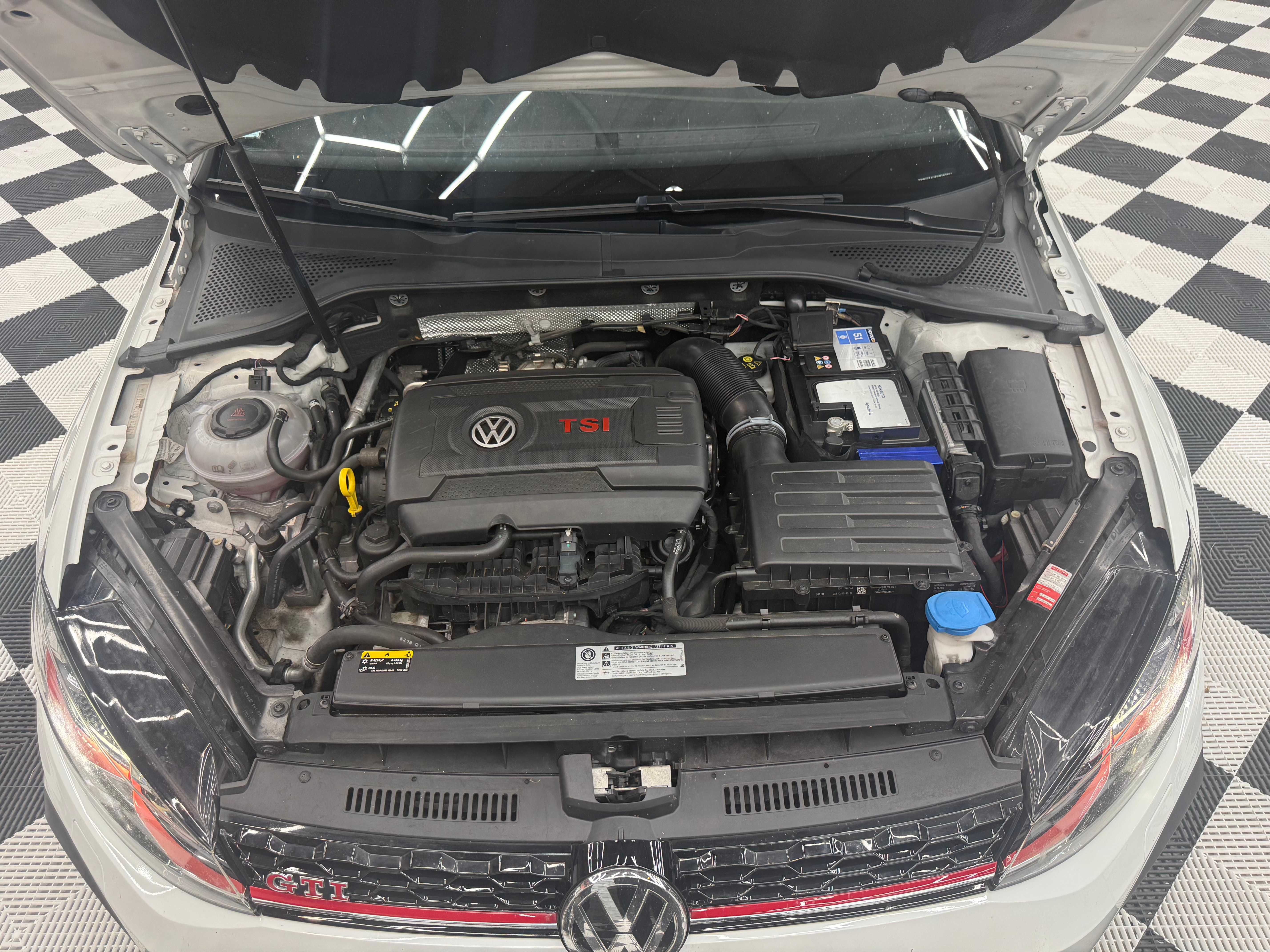 Volkswagen Golf 21