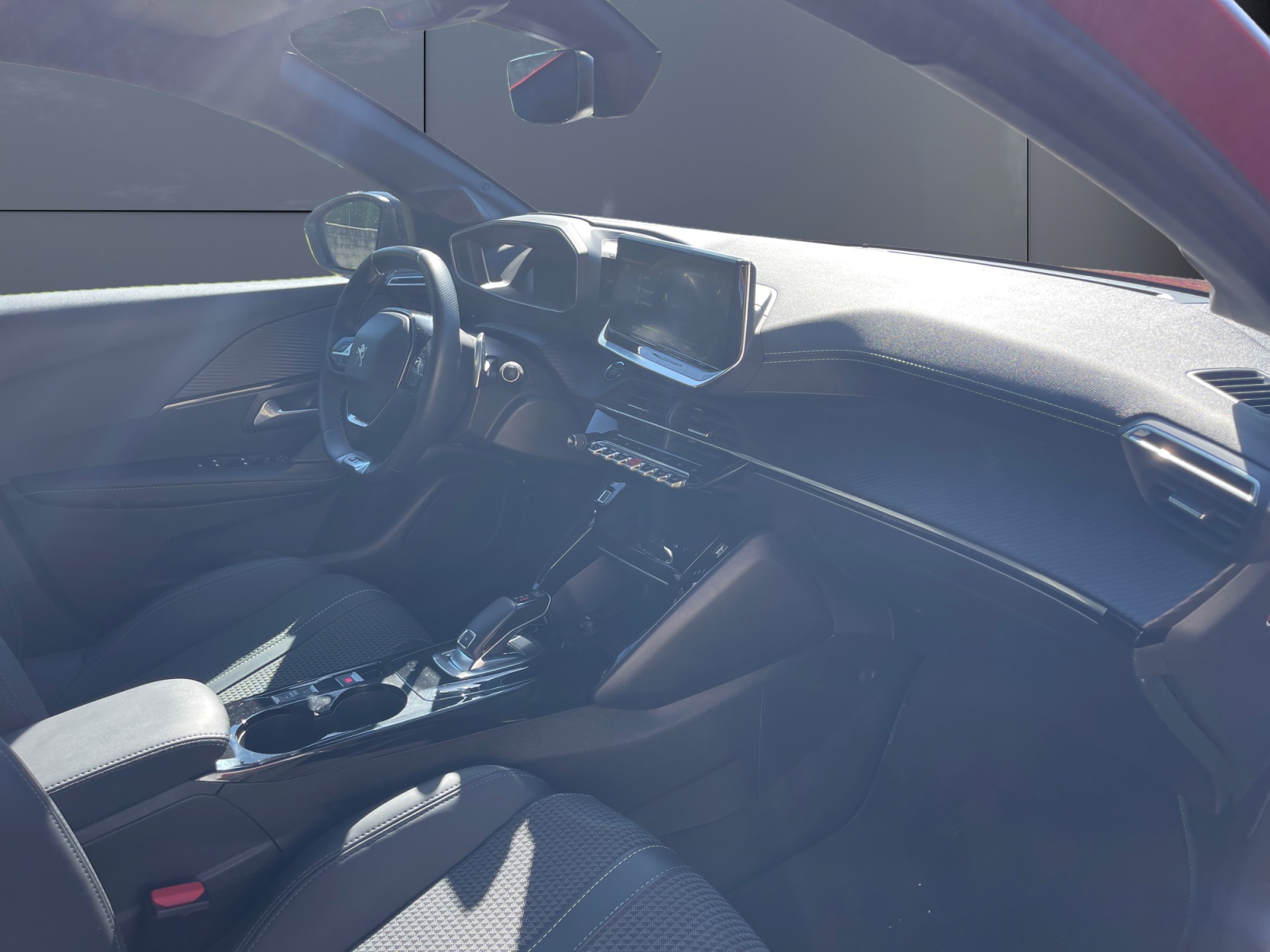 Peugeot 208 12