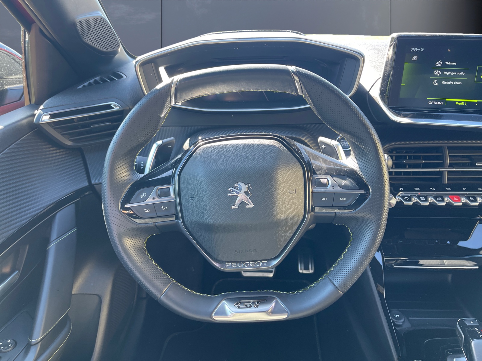 Peugeot 208 15