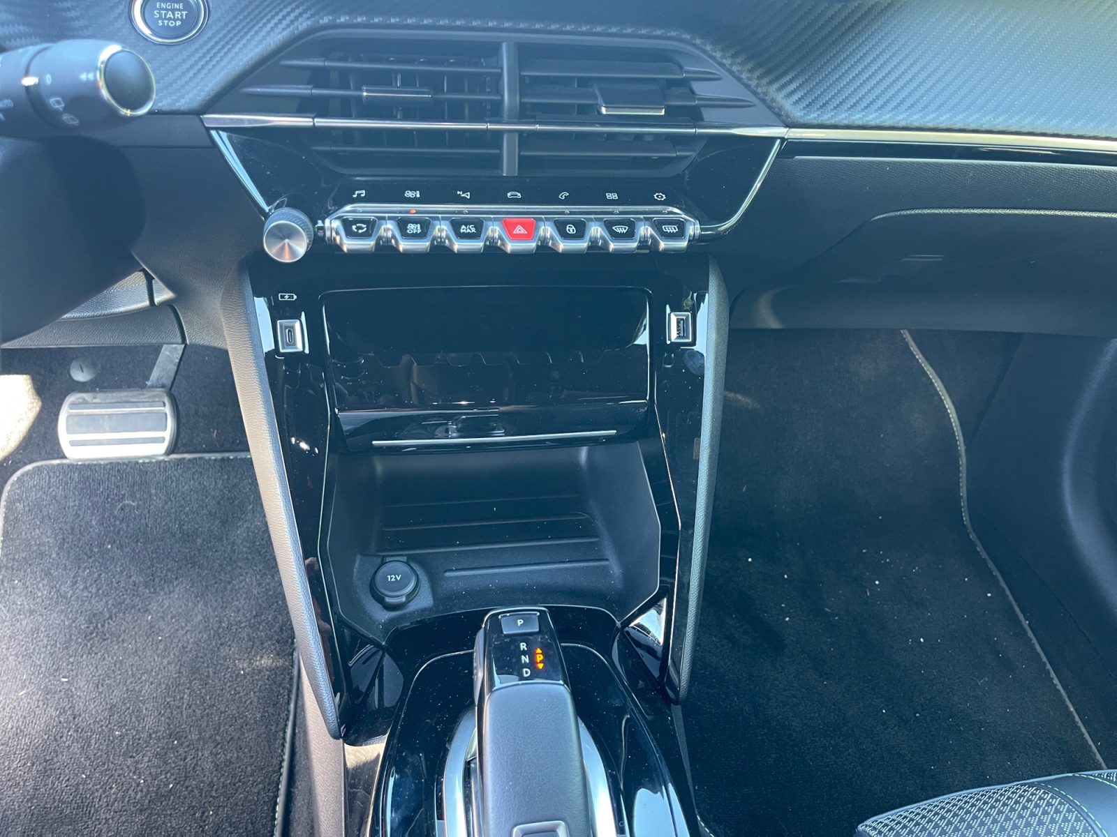 Peugeot 208 21