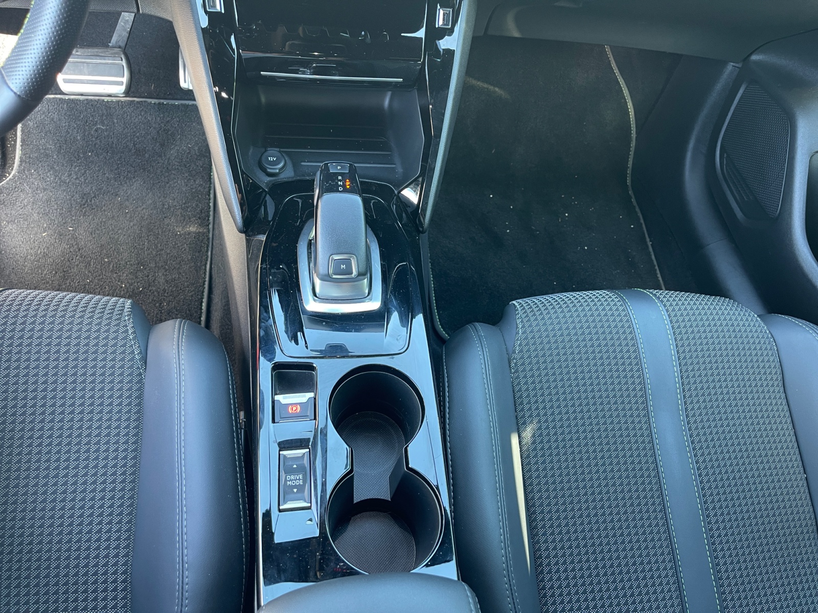 Peugeot 208 22