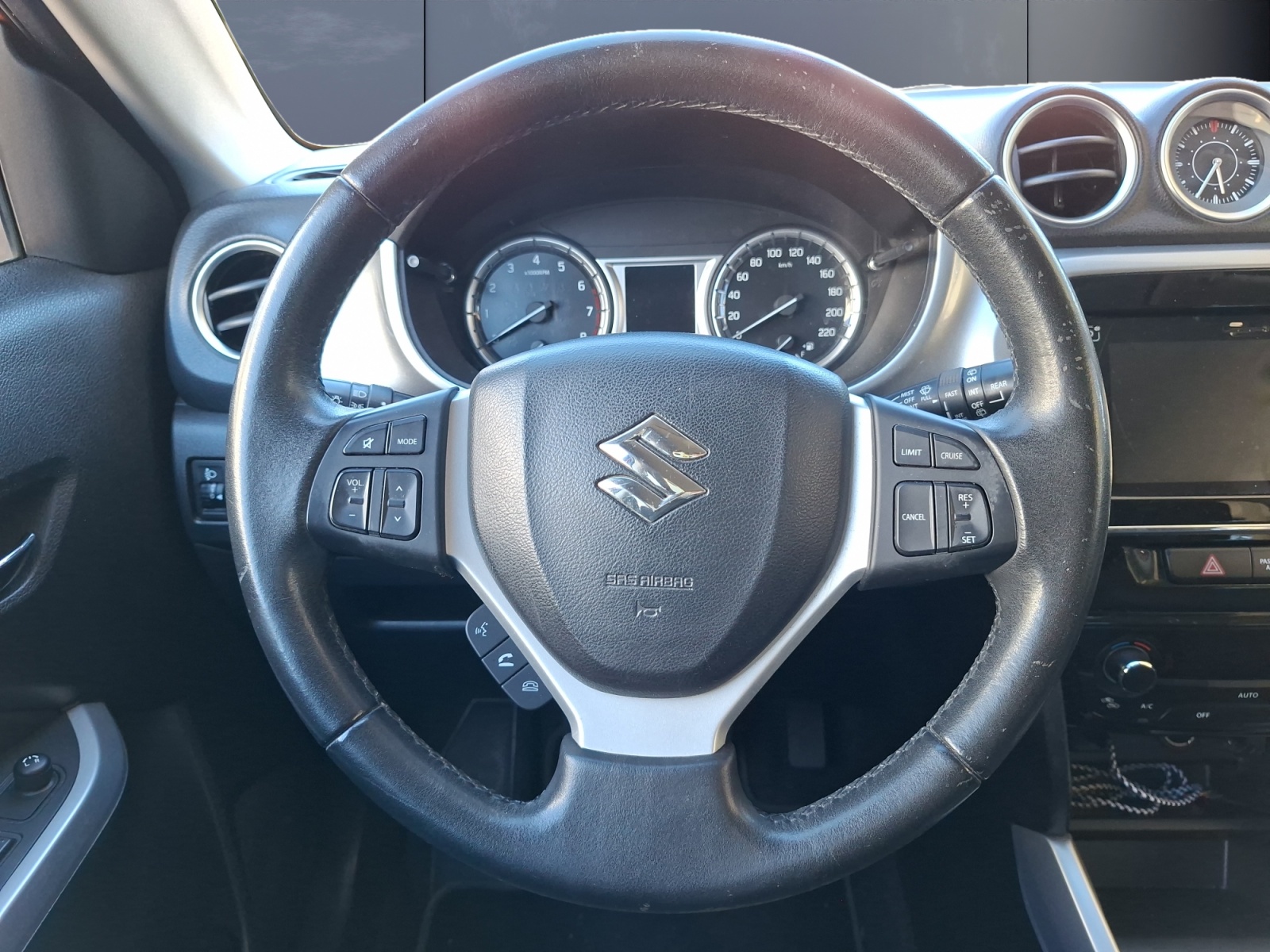Suzuki Vitara 15
