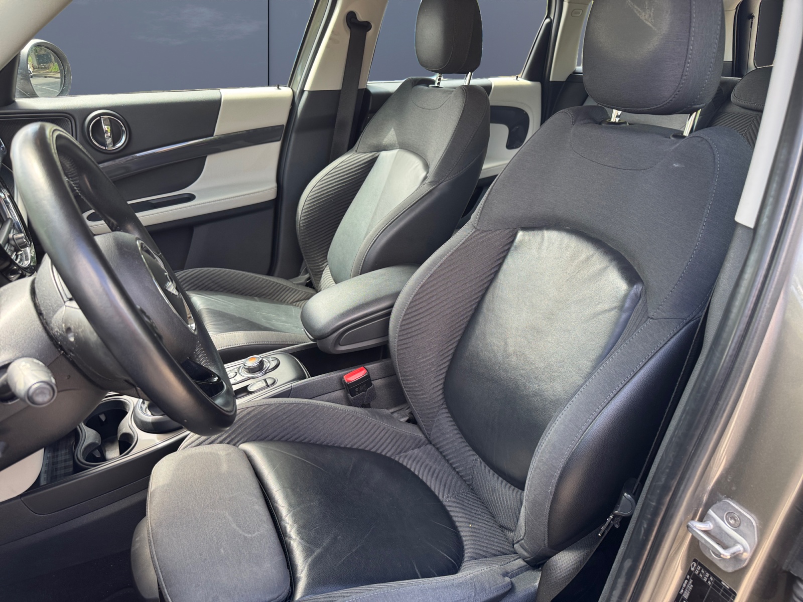 Mini Countryman 9