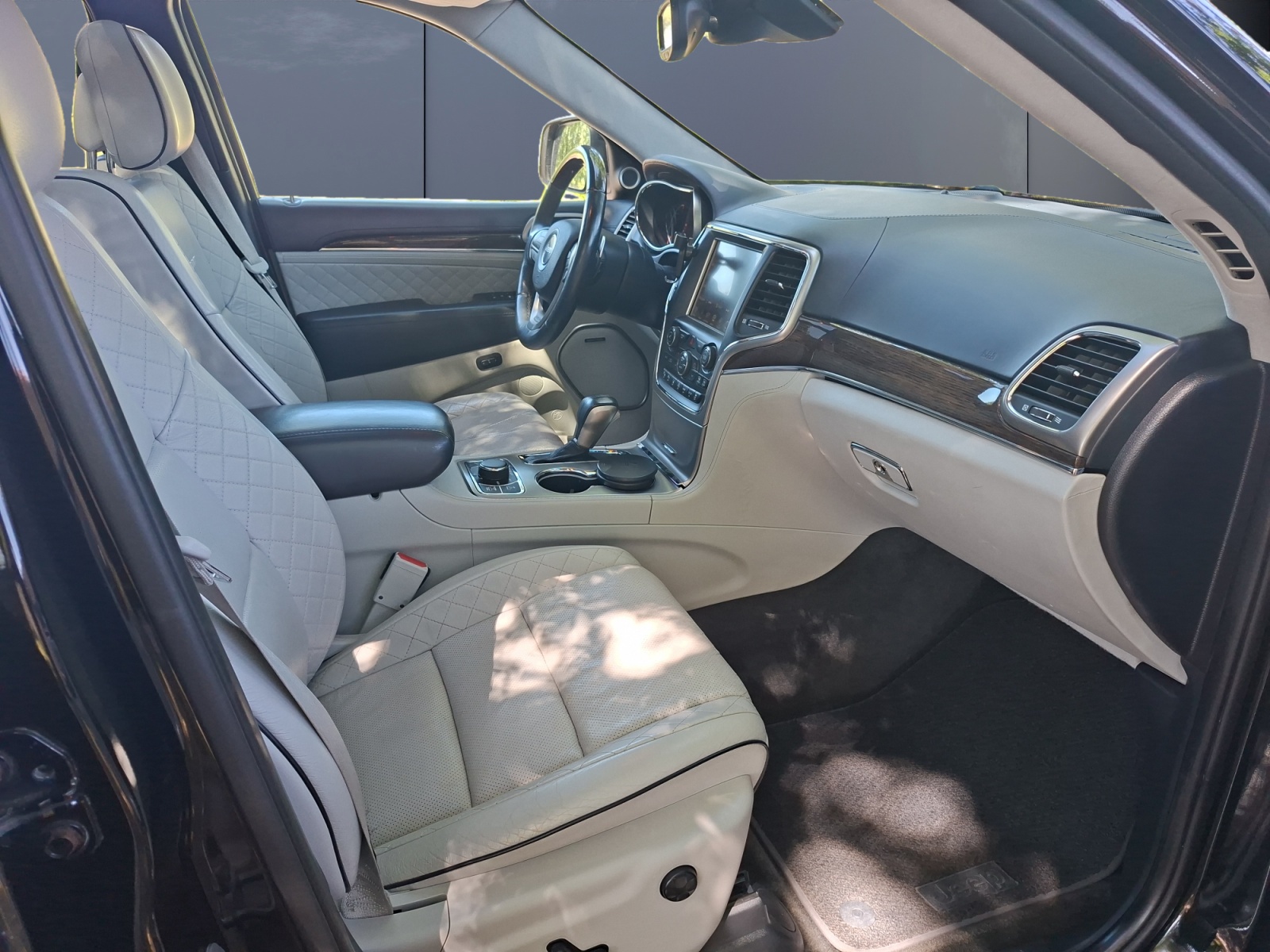 Jeep Grand Cherokee 12