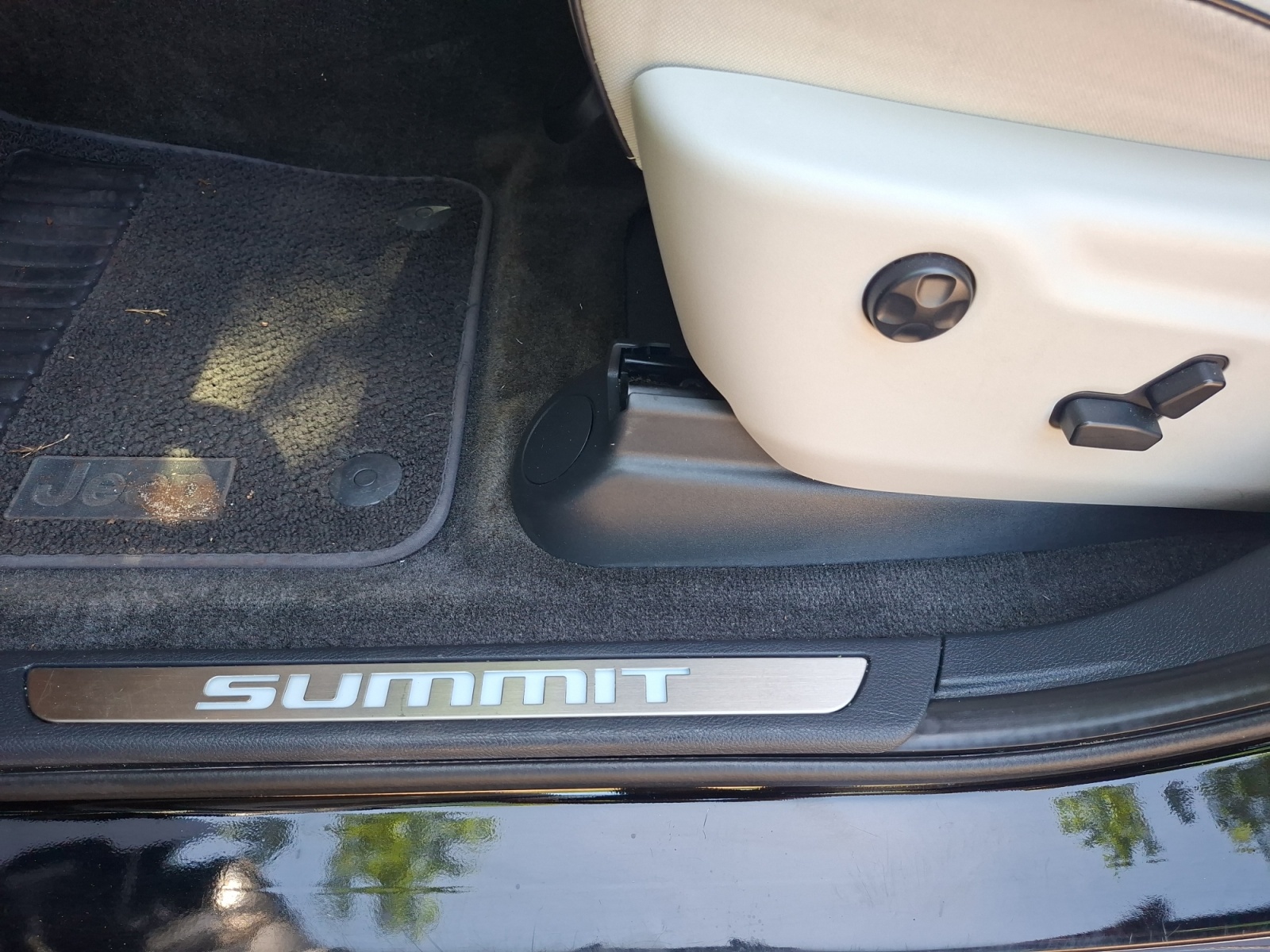 Jeep Grand Cherokee 25