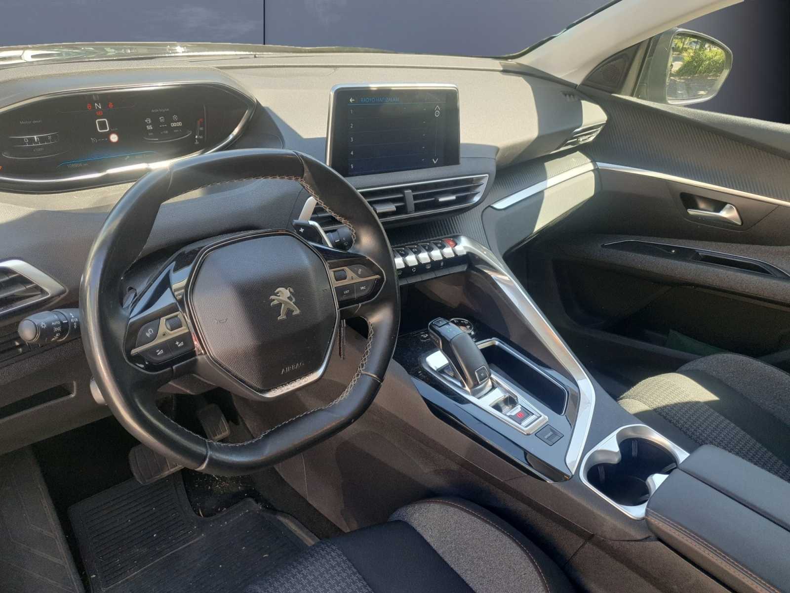 Peugeot 3008 8