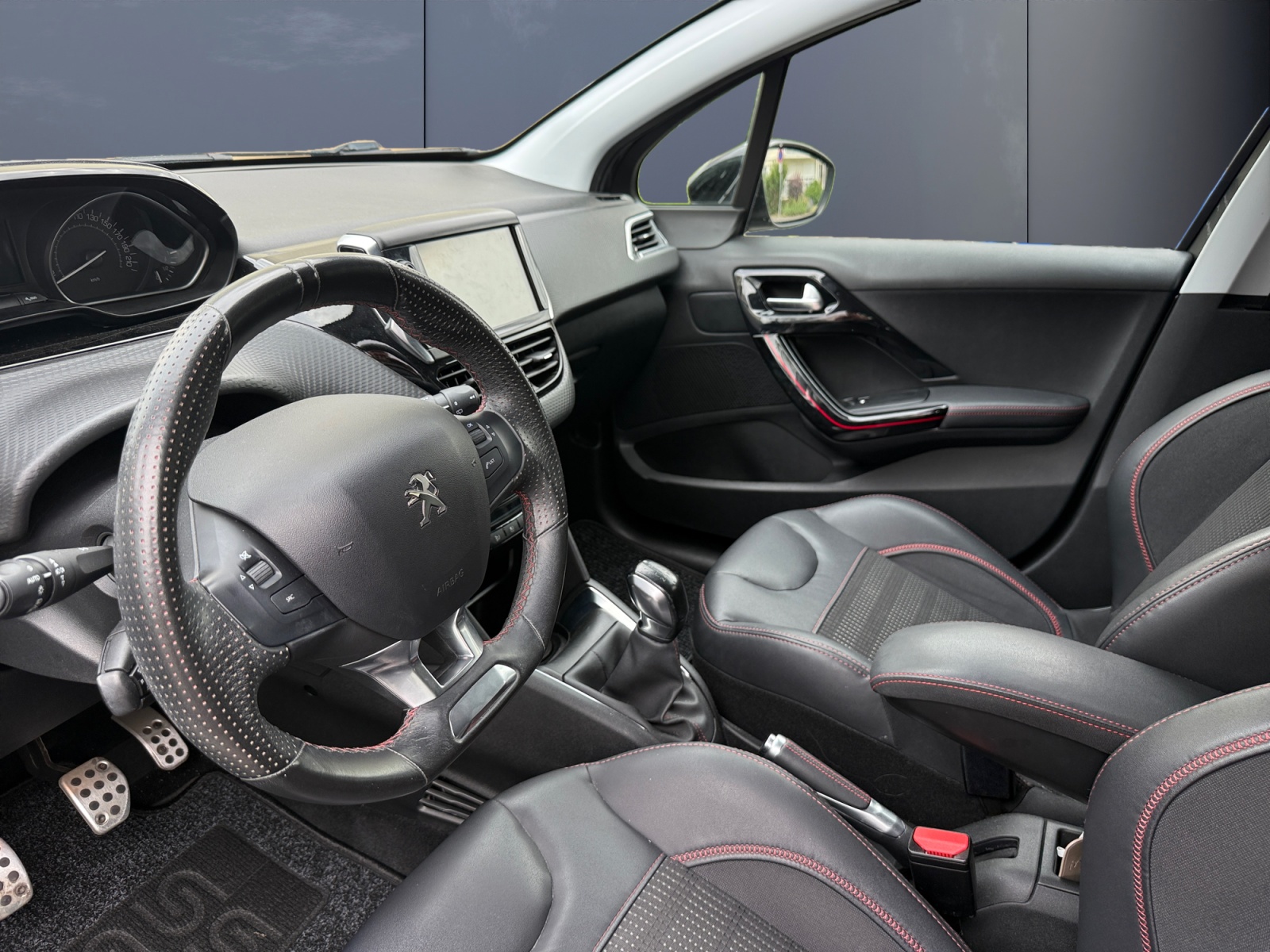 Peugeot 208 8