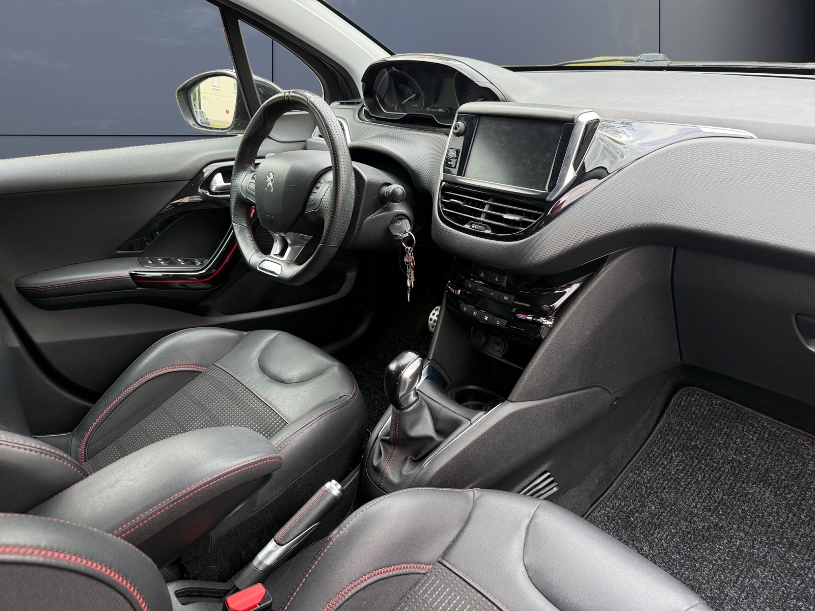 Peugeot 208 12
