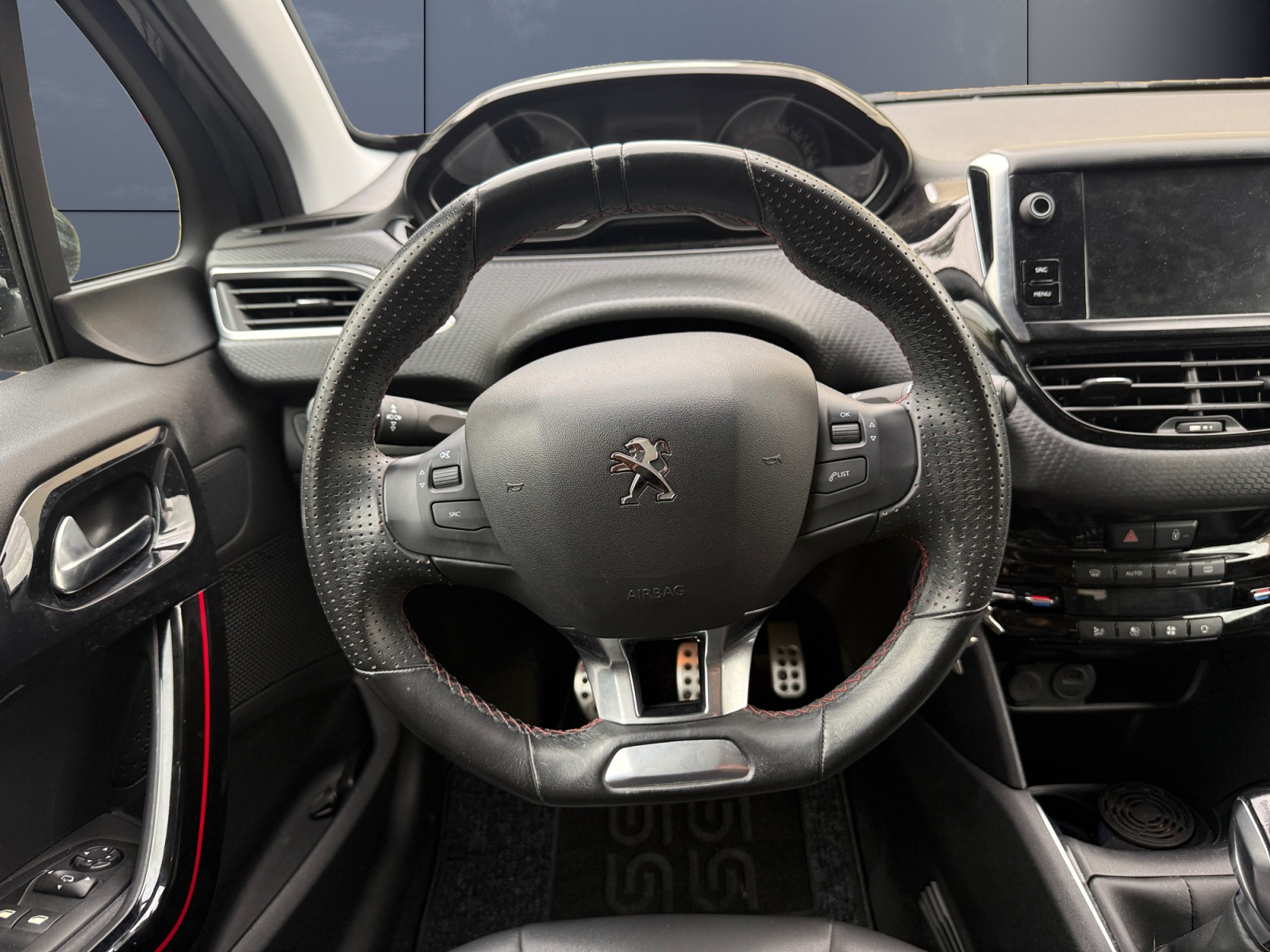Peugeot 208 15