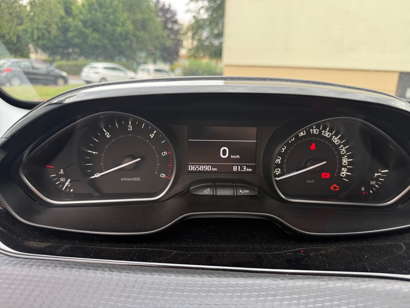 Peugeot 208 16