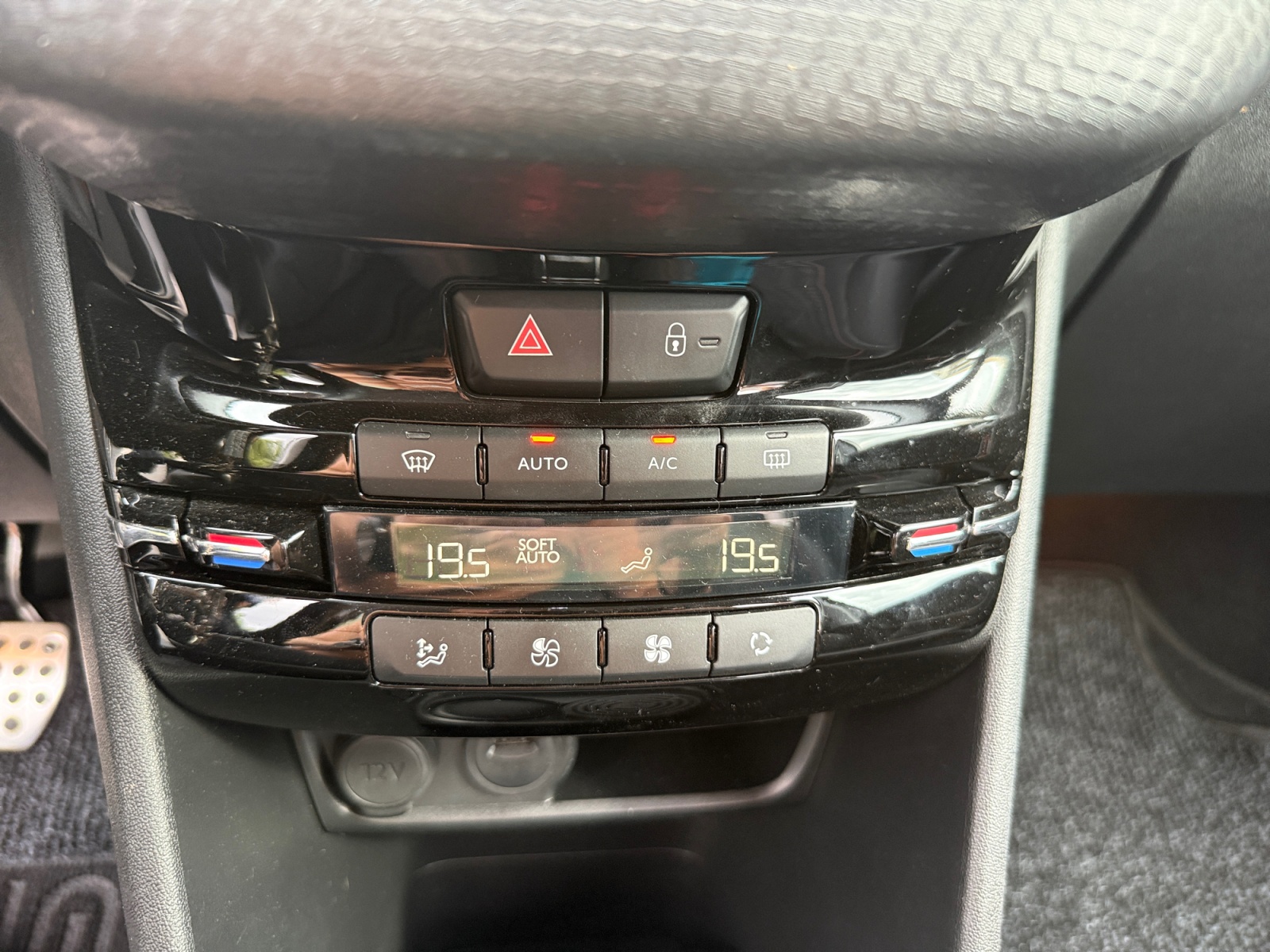 Peugeot 208 20