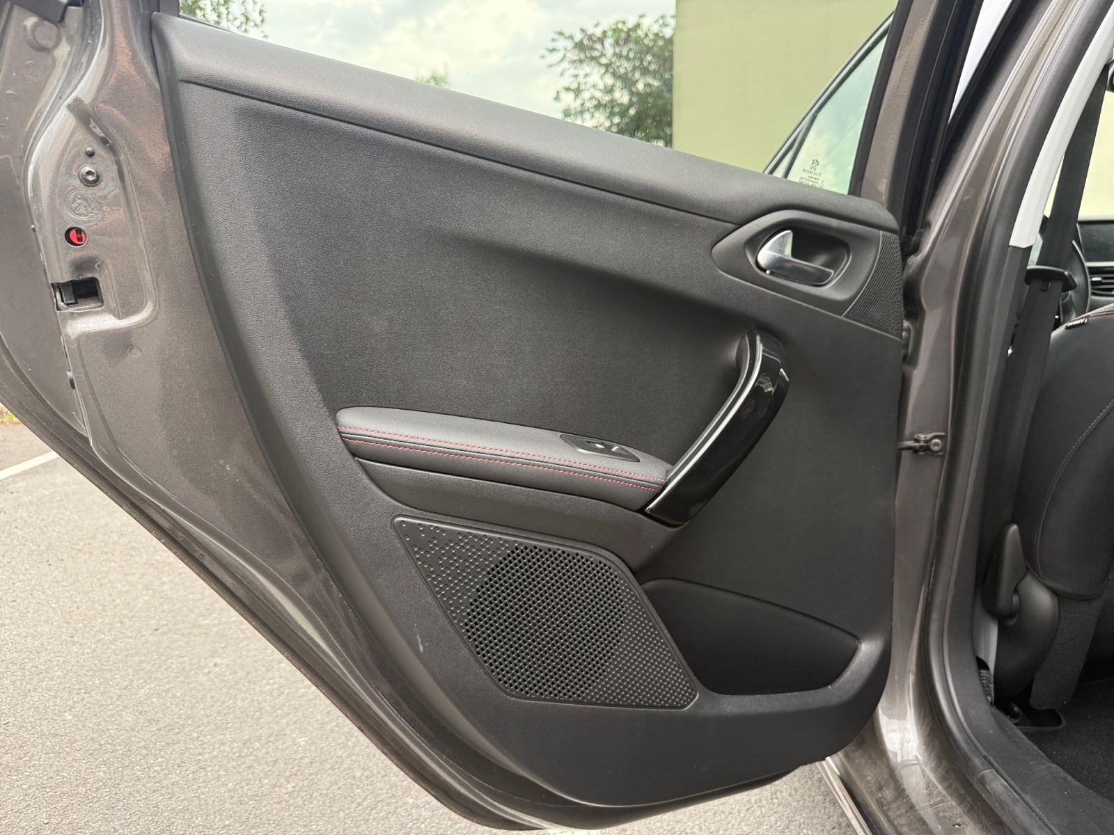 Peugeot 208 26
