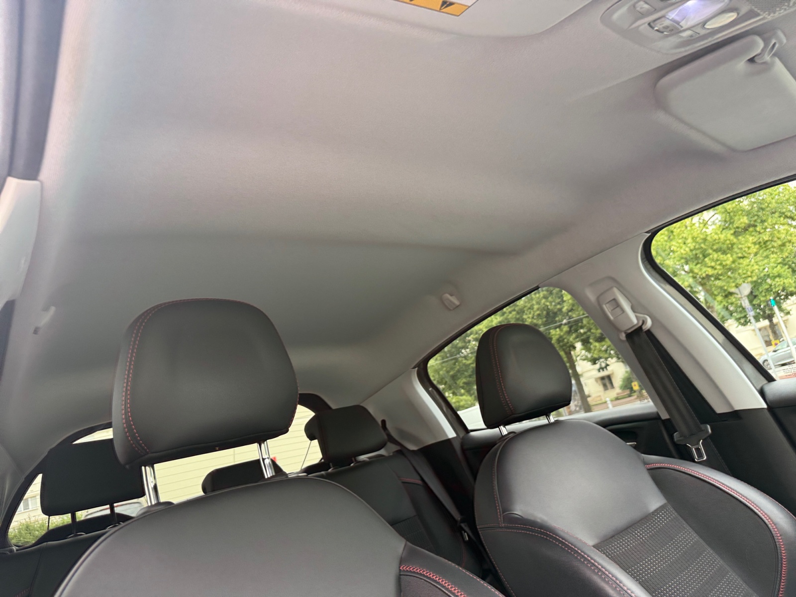 Peugeot 208 29