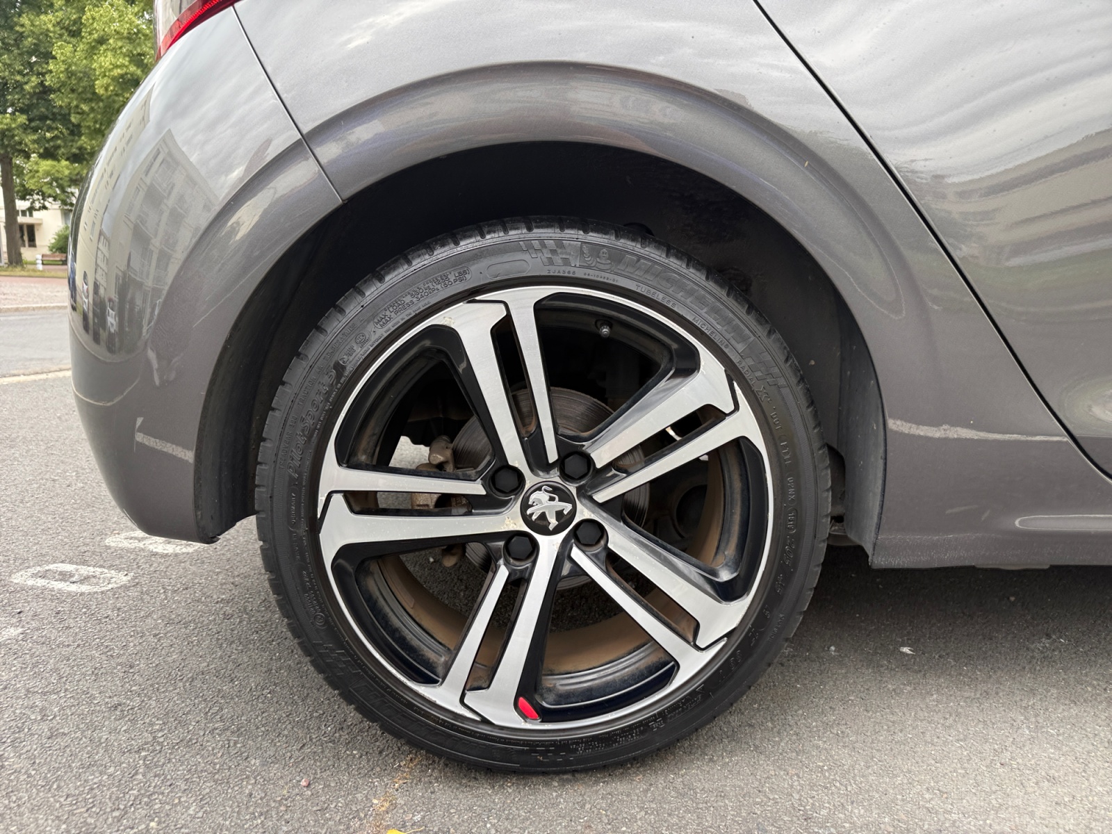 Peugeot 208 32