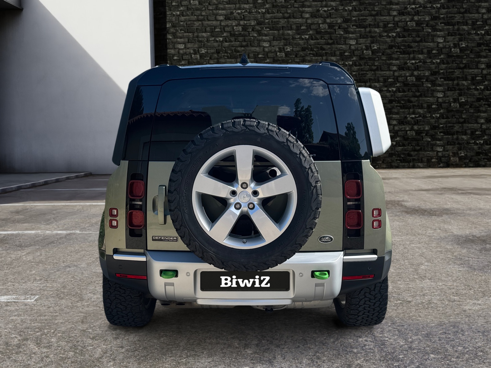 Land Rover Defender 4