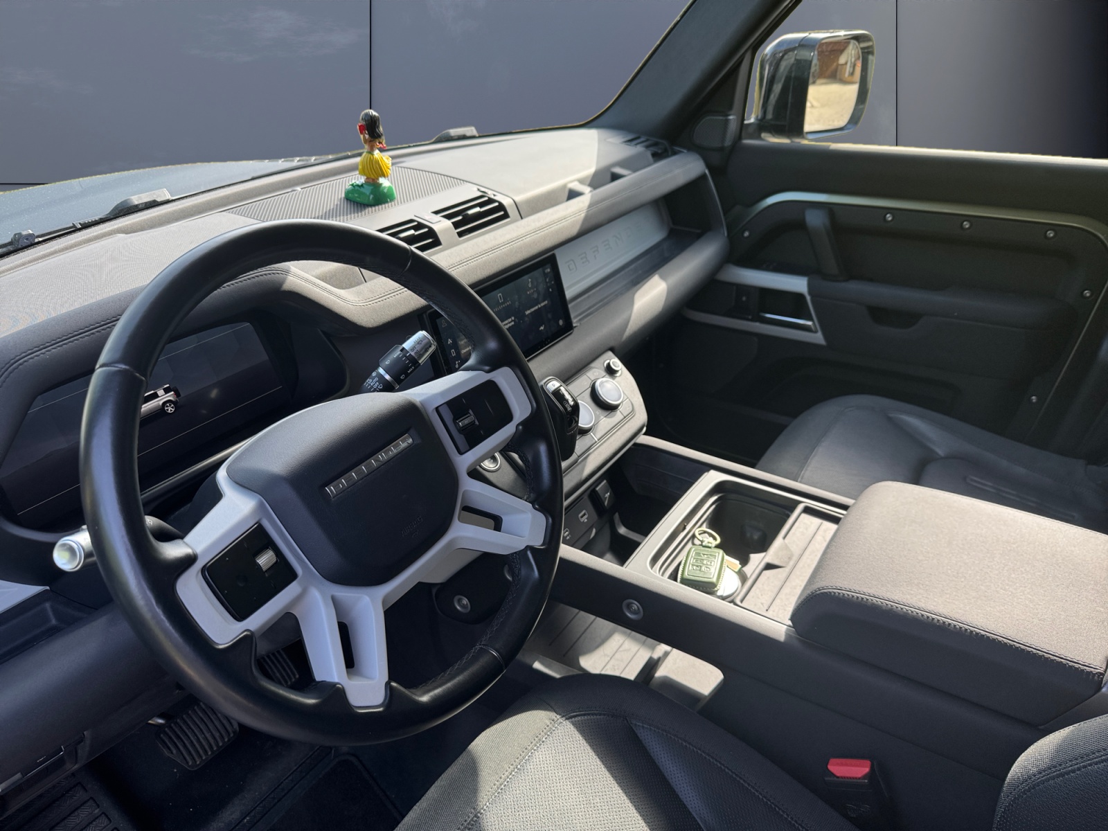 Land Rover Defender 6