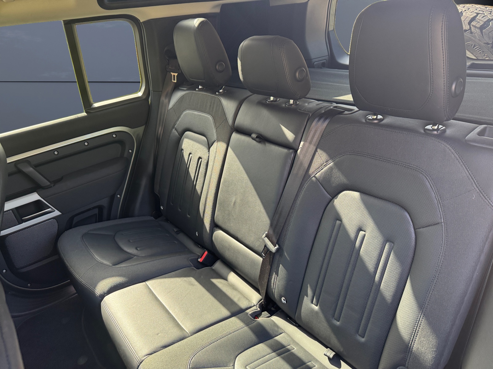 Land Rover Defender 8