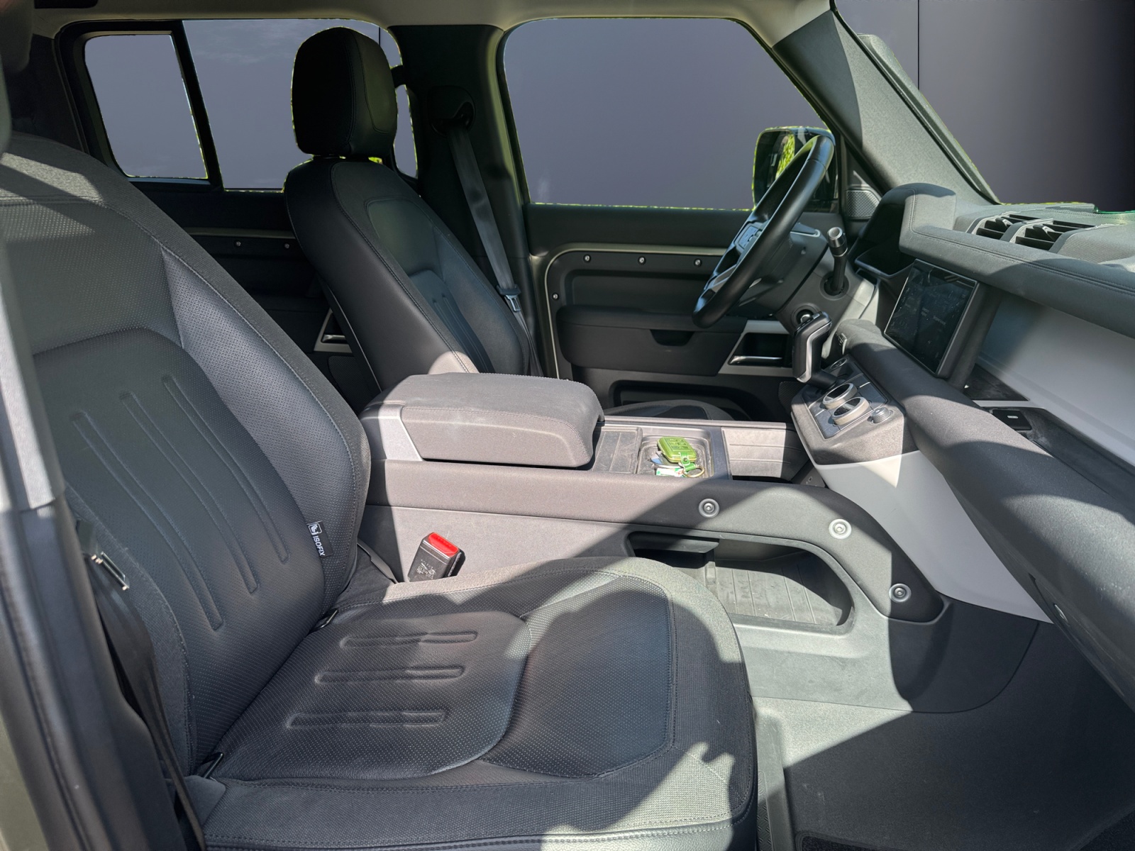 Land Rover Defender 11