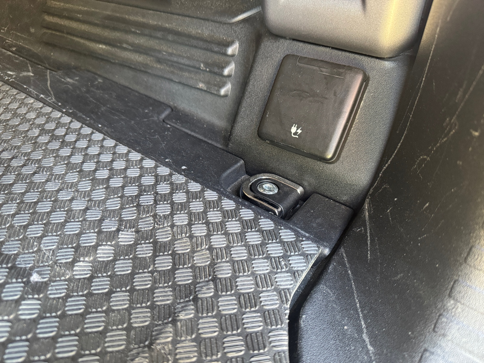 Land Rover Defender 27