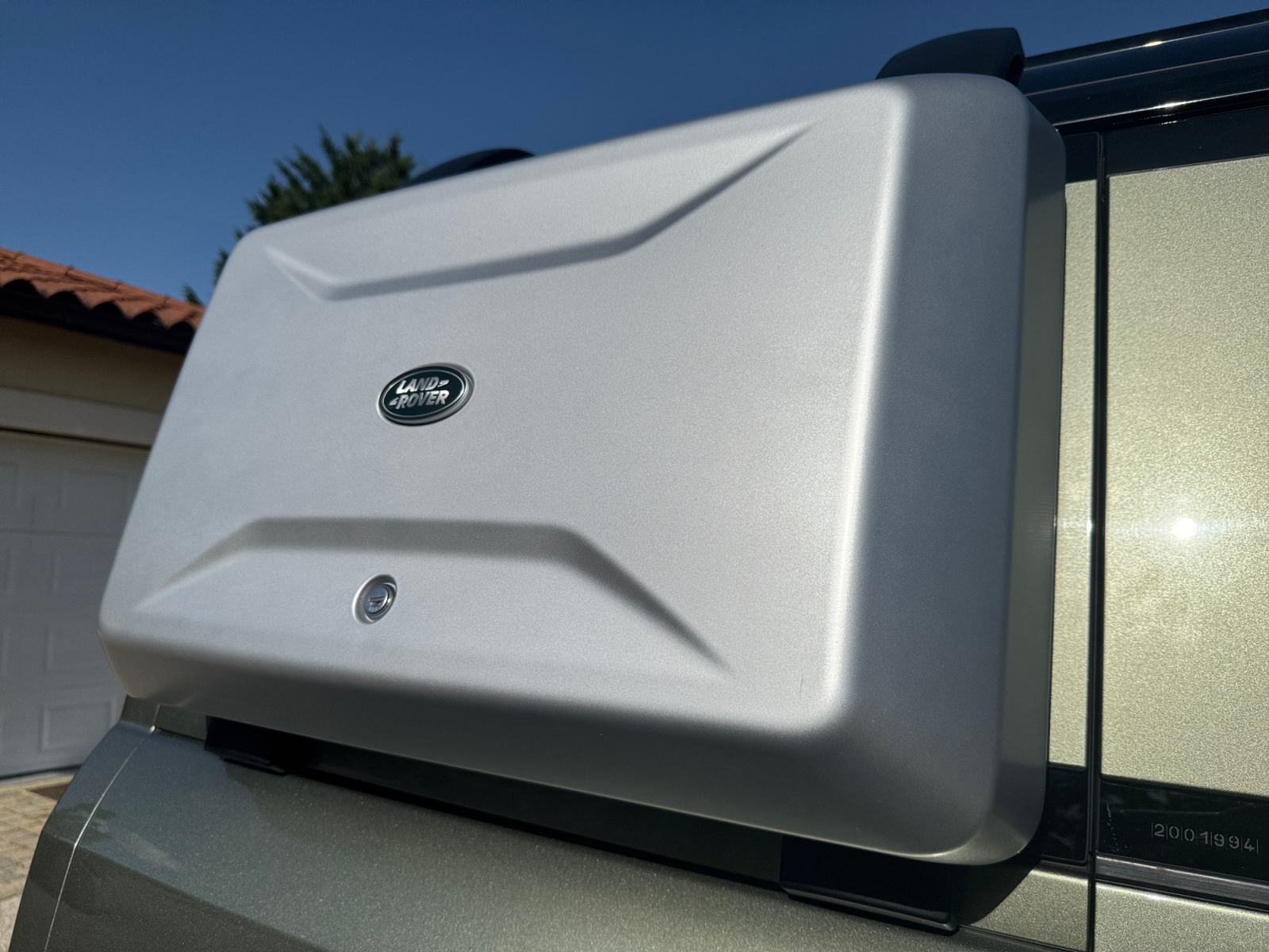 Land Rover Defender 28