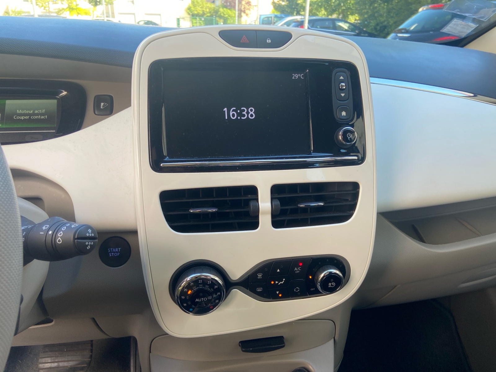 Renault Zoe 23