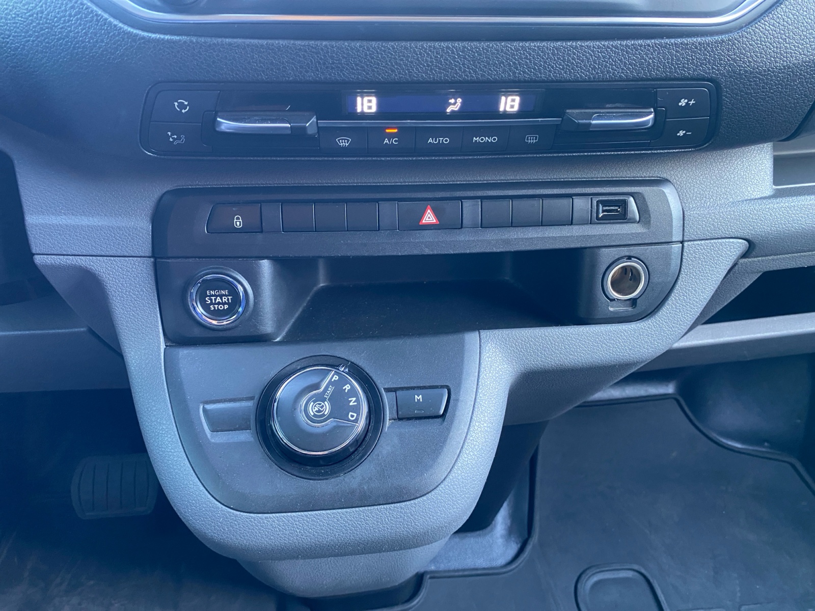 Peugeot Expert Vu 14