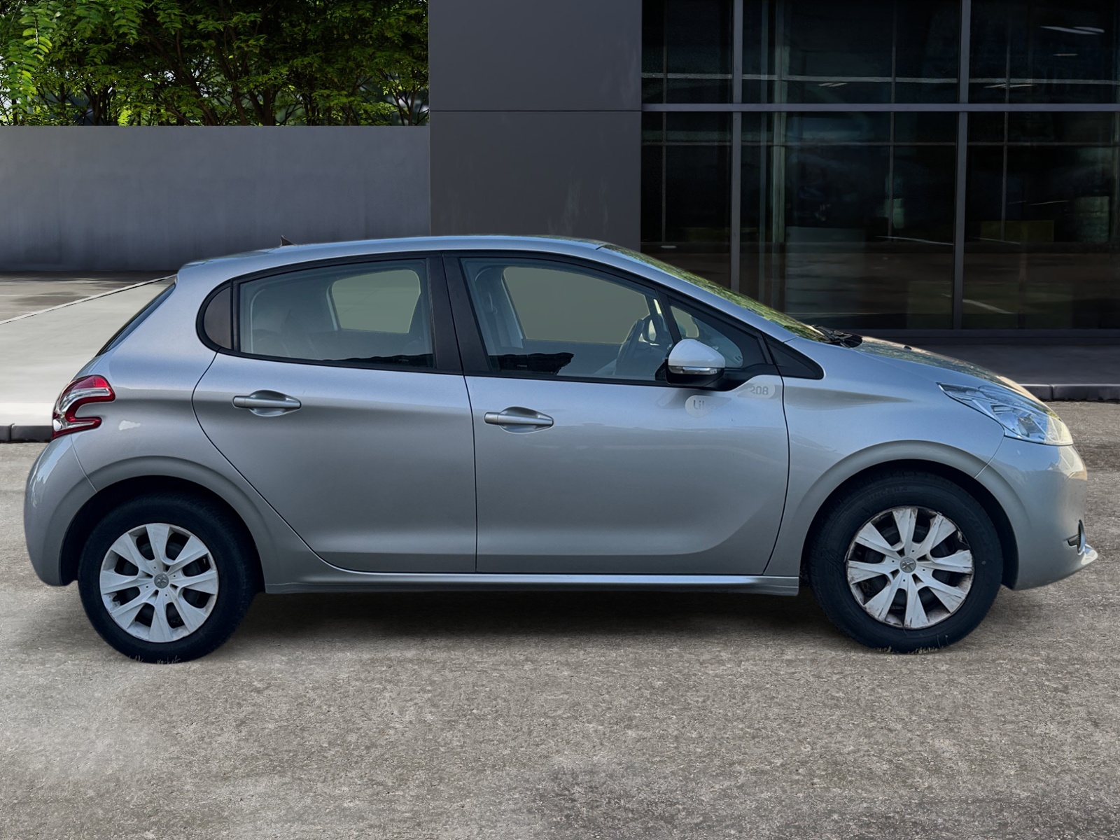 Peugeot 208 5