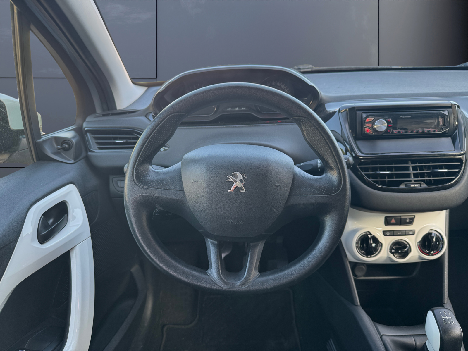 Peugeot 208 15