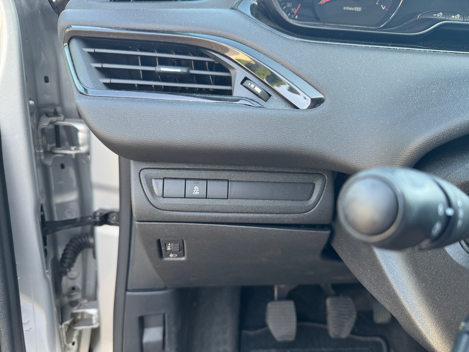 Peugeot 208 18