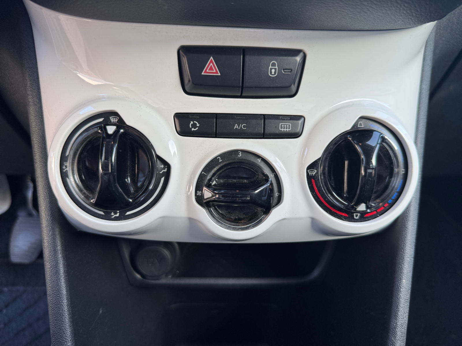 Peugeot 208 21