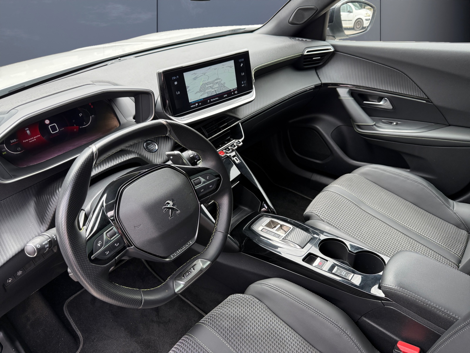 Peugeot 2008 8