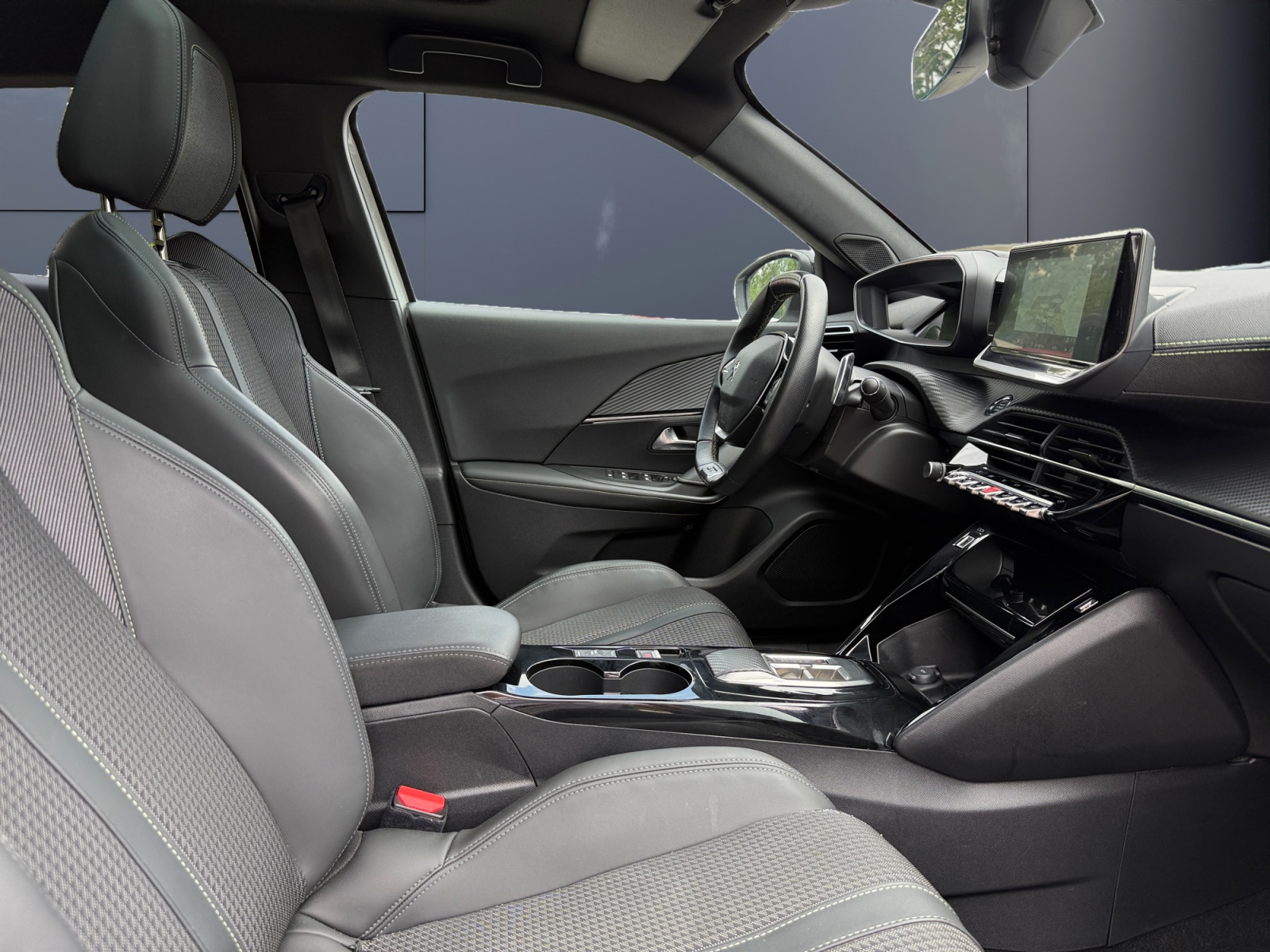 Peugeot 2008 13