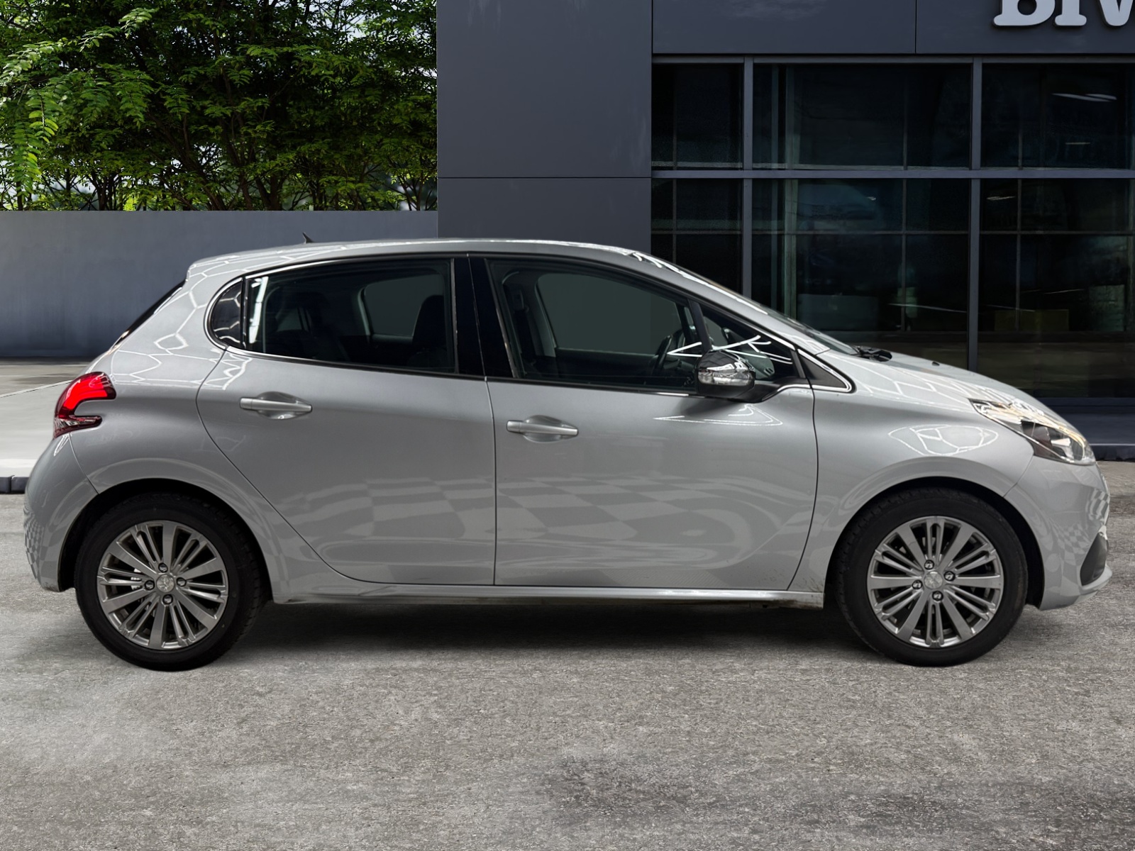 Peugeot 208 5